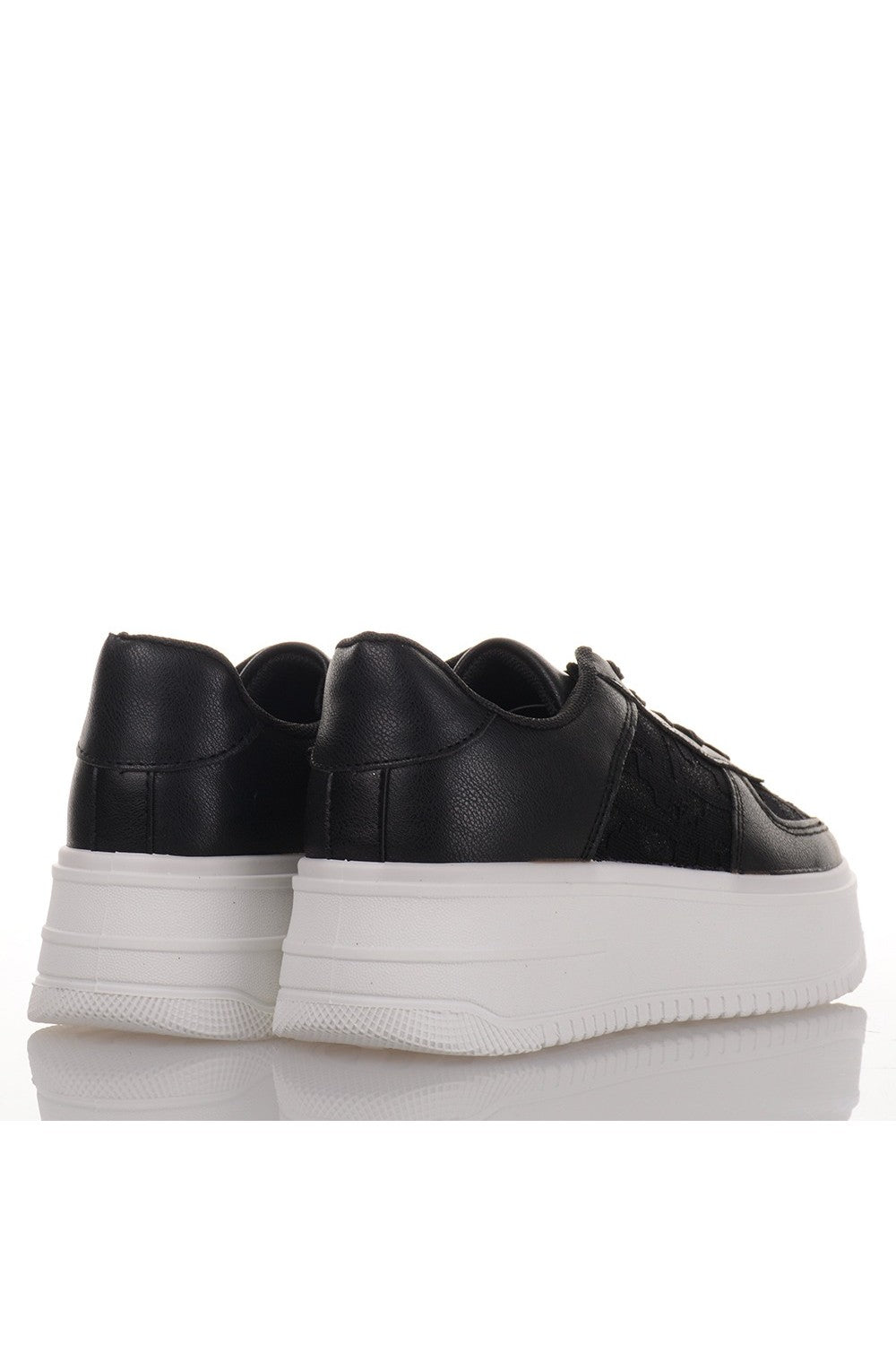 Γυναικεία sneakers σε μαύρο χρώμα με κορδόνια