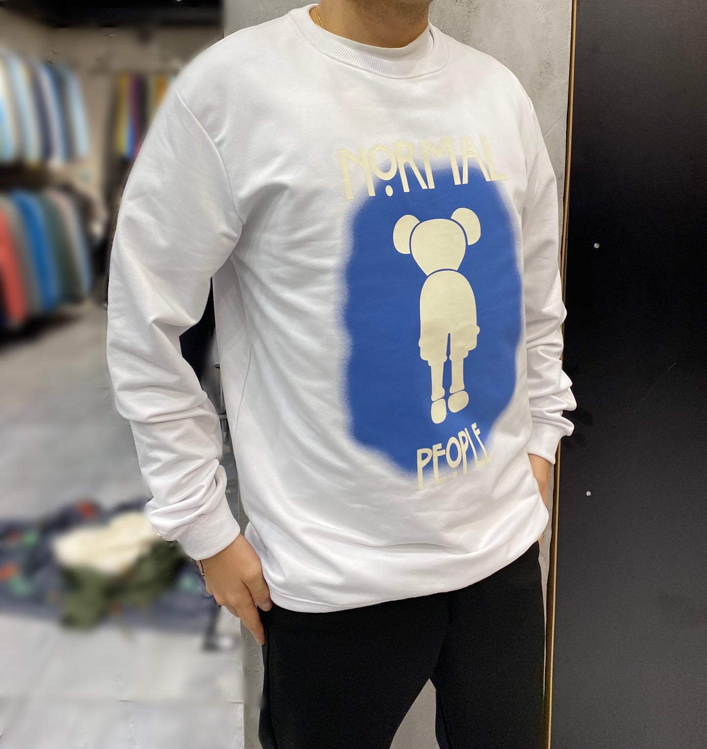 ΜΑΚΡΥΜΑΝΙΚΟ ΛΕΥΚΟ “KAWS”