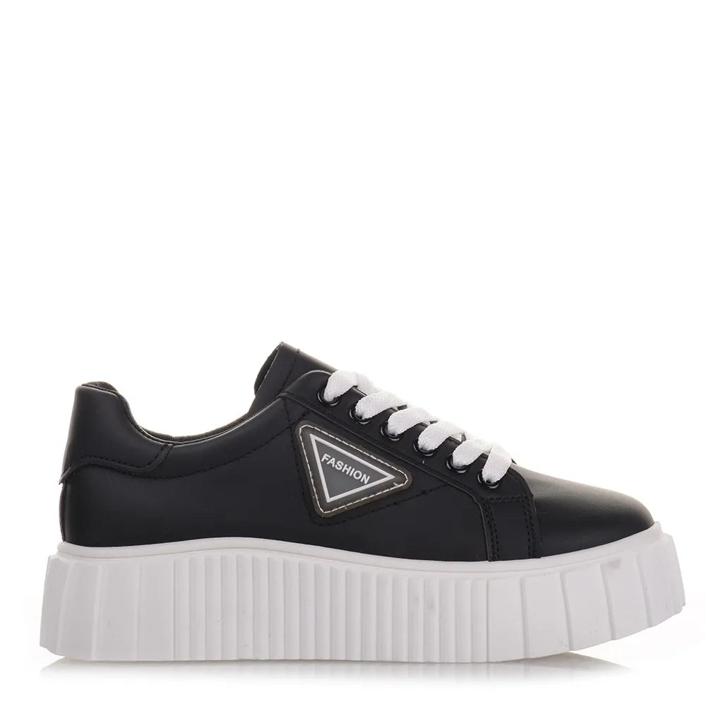Γυναικεία sneakers σε μαύρο χρώμα με λευκή σόλα