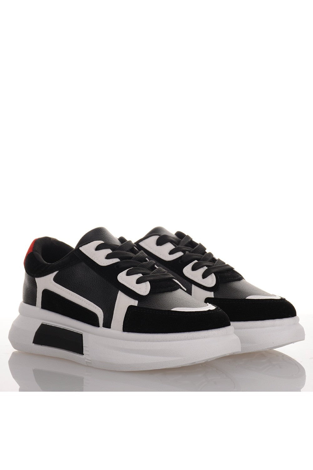 Μαύρα Γυναικεία Sneakers με άσπρες λεπτομέρειες