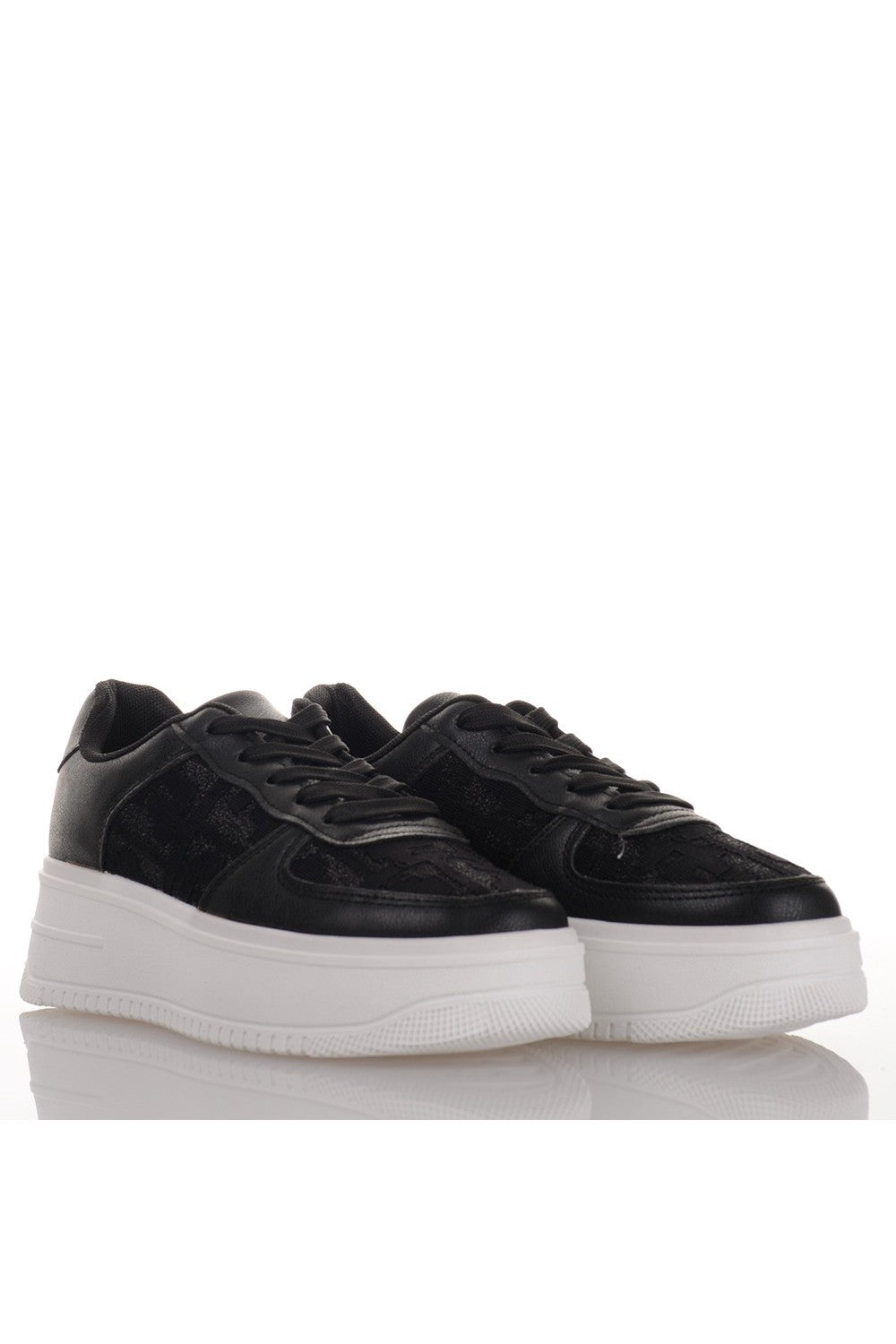 Γυναικεία sneakers σε μαύρο χρώμα με κορδόνια