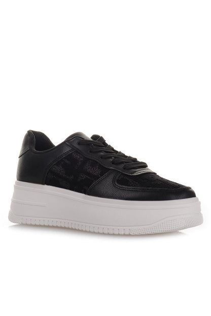 Γυναικεία sneakers σε μαύρο χρώμα με κορδόνια