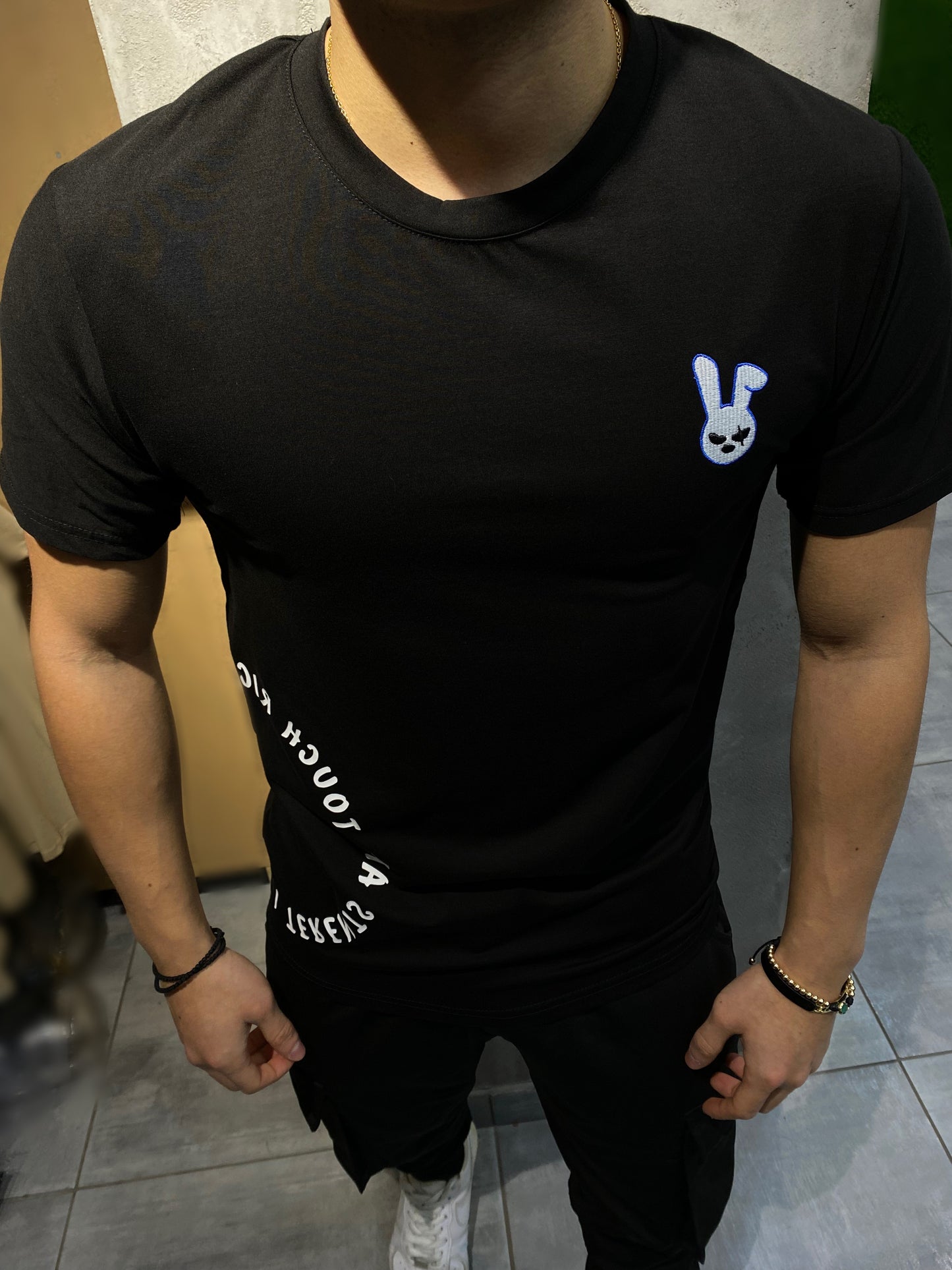 T-SHIRT BLACK ''HARE''